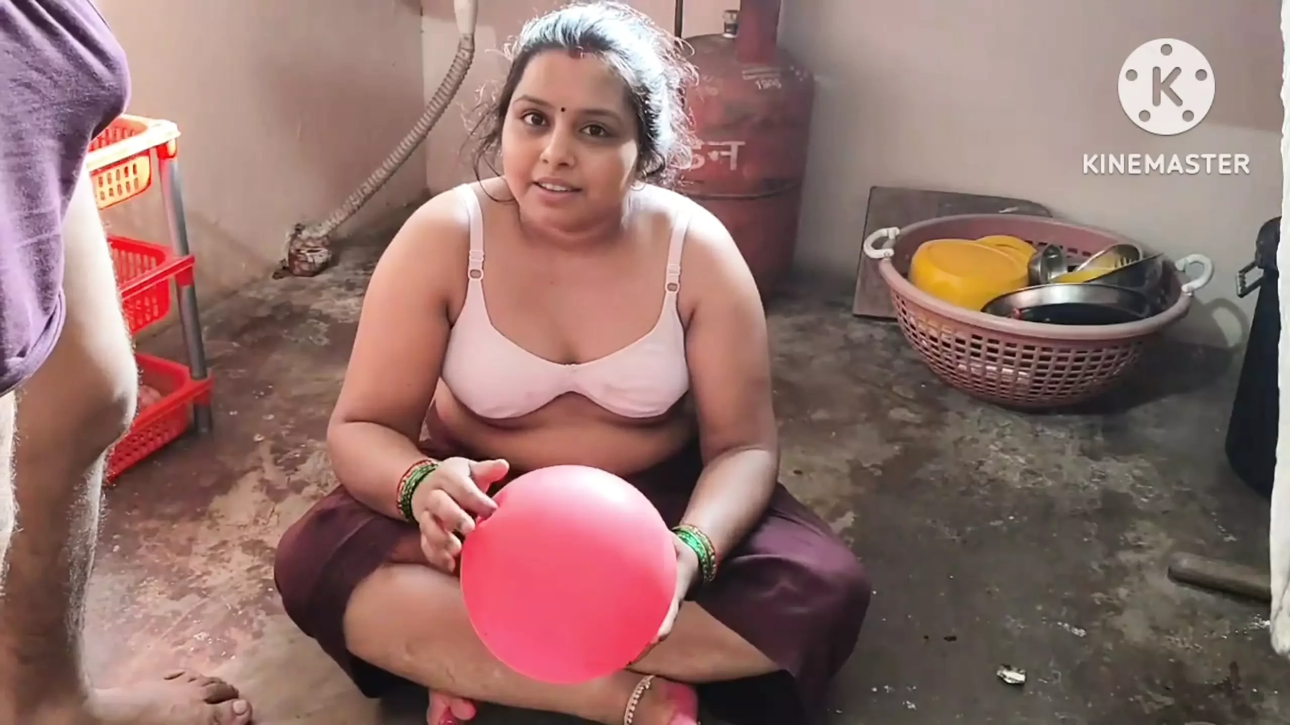 Indian Desi bhabhi fuking neighbour boy’s