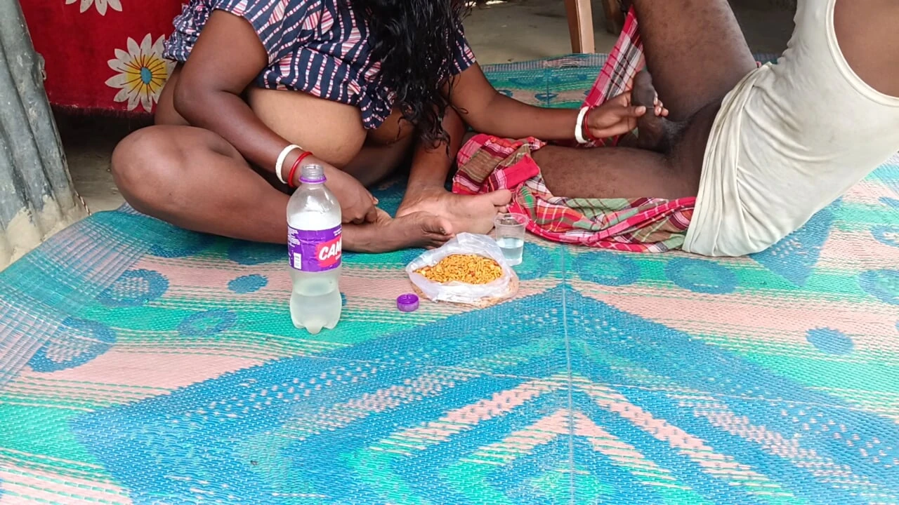 Desi bhabhi ne daru pilaya