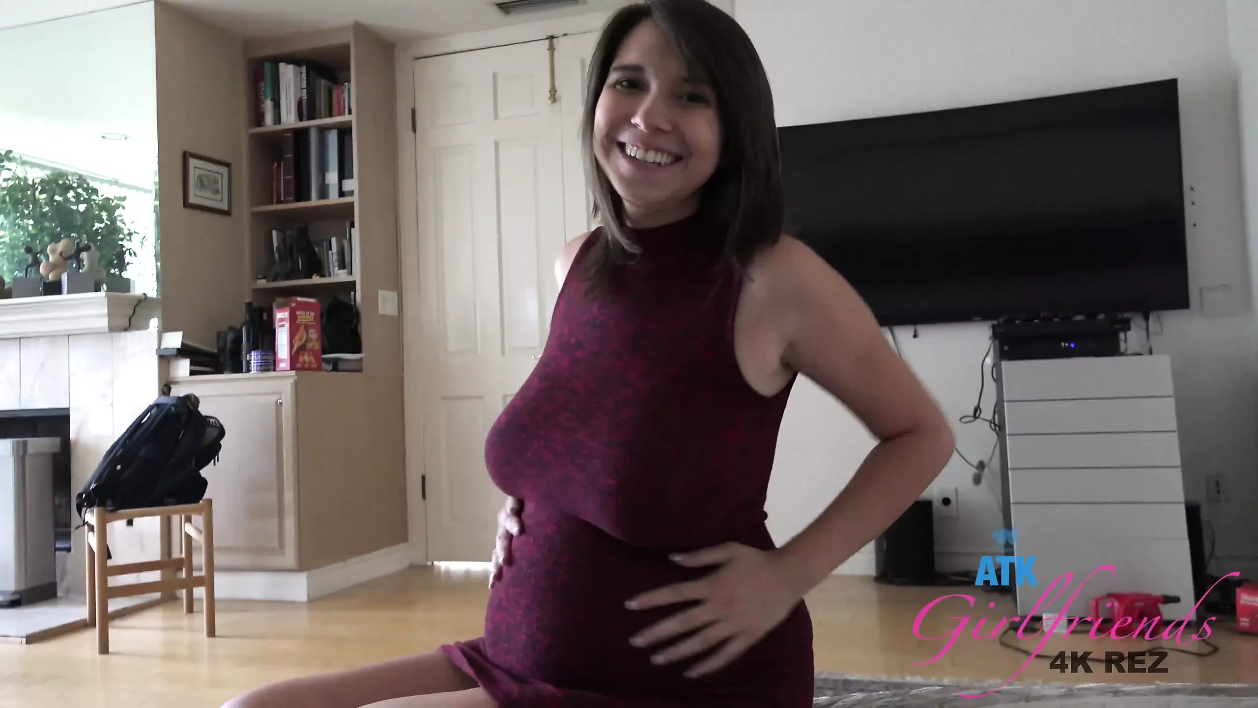 She Is a Horny Pregnant Woman and She Wants Your Dick Again