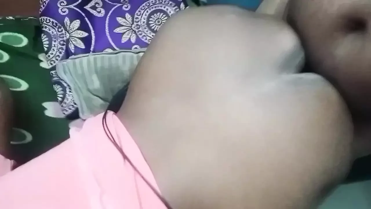 Desi Tamil Dusky Wife’s Big Black Ass Fucked Doggy Style by Old Landlord – IndianHotwifeX