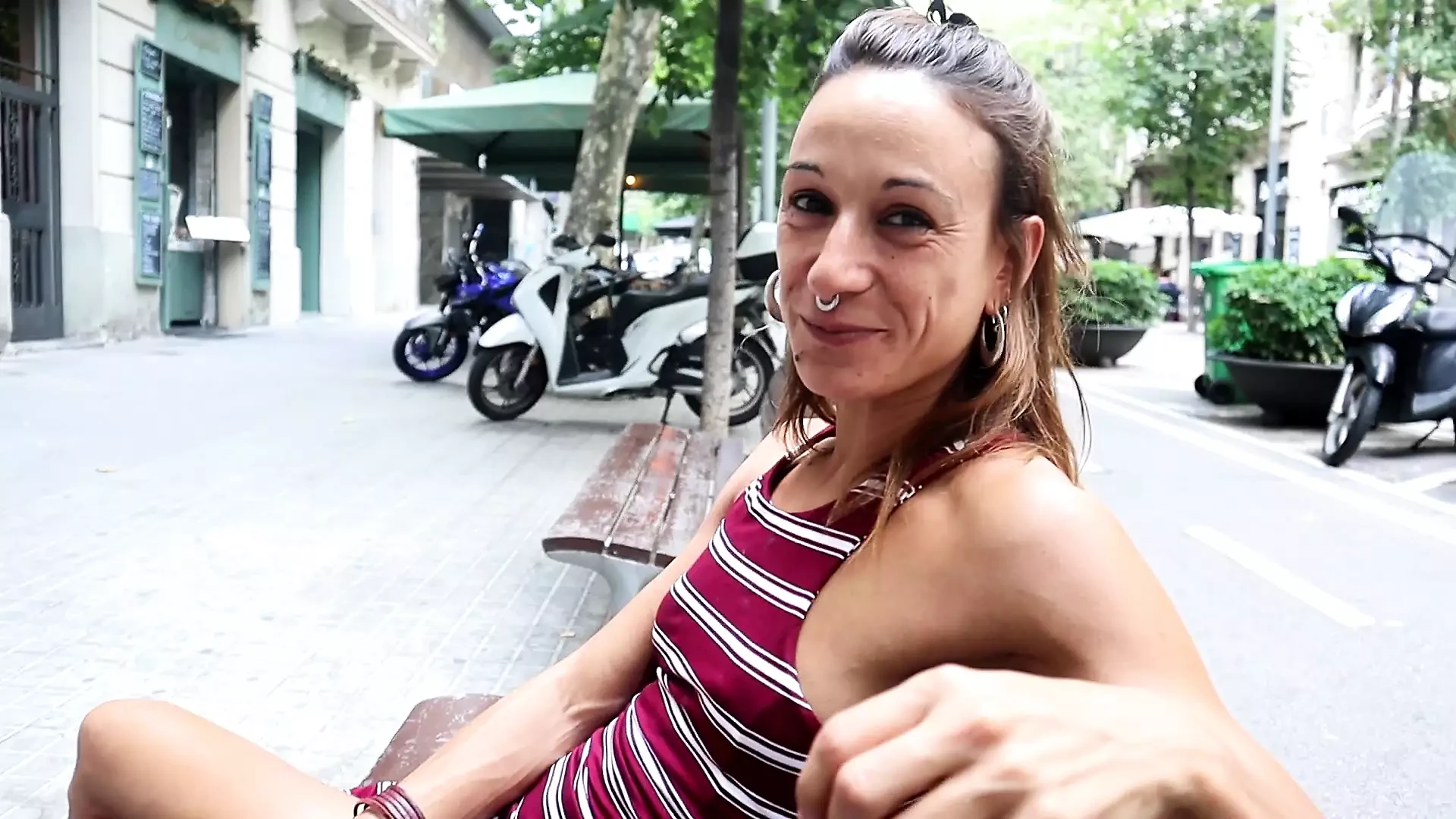 I meet my favourite amateur pornstar in the street and we fuck