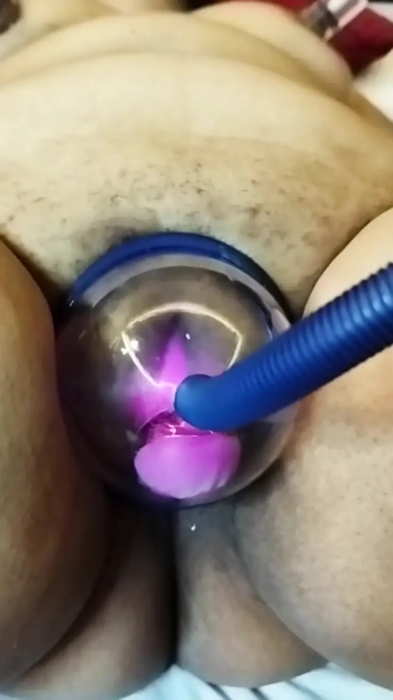 Pumping my pussy to orgasm