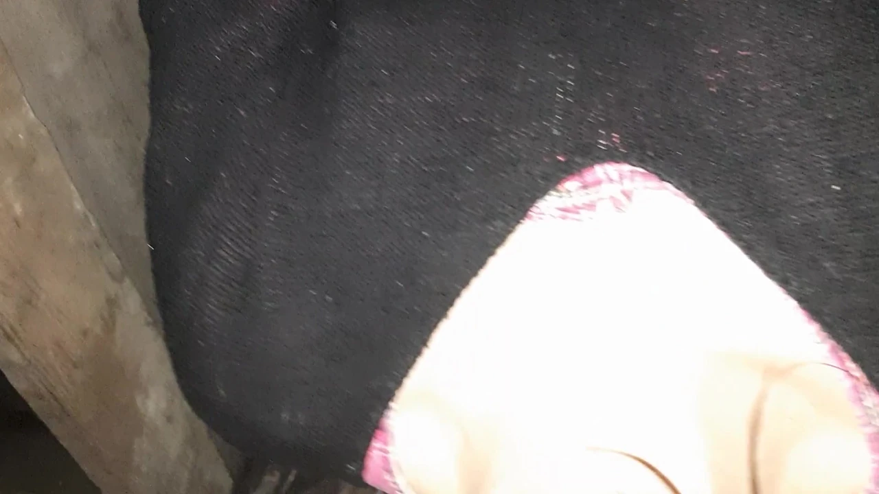 After a walk, two strangers village girls hotly fucked with dirty talk in the barn – Lesbian-candys