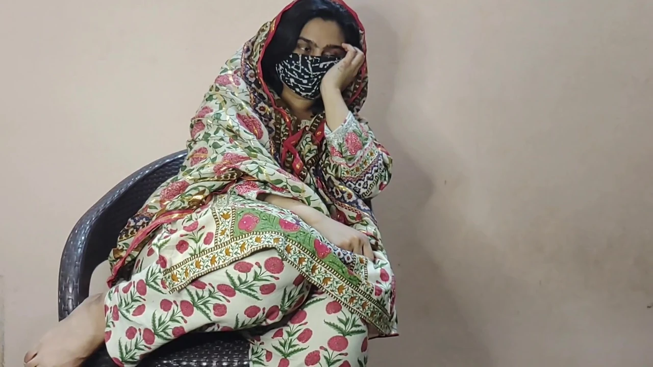 Bari Baji Ne Di Chote Bhai Apni Chut-Clear Hindi Conversation 🔥