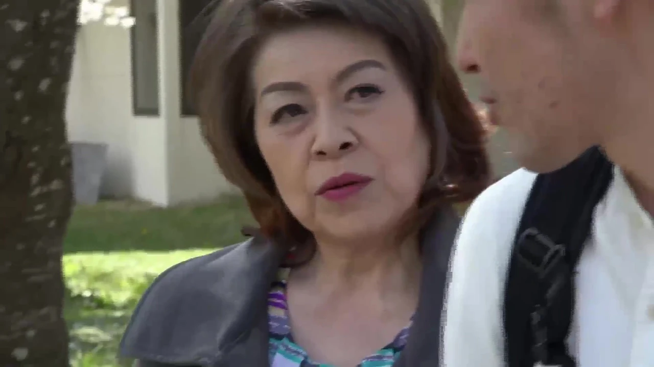 She Is Still Active! Grandma Who Would Eat Up Her Own Descendants Vol. 4-6