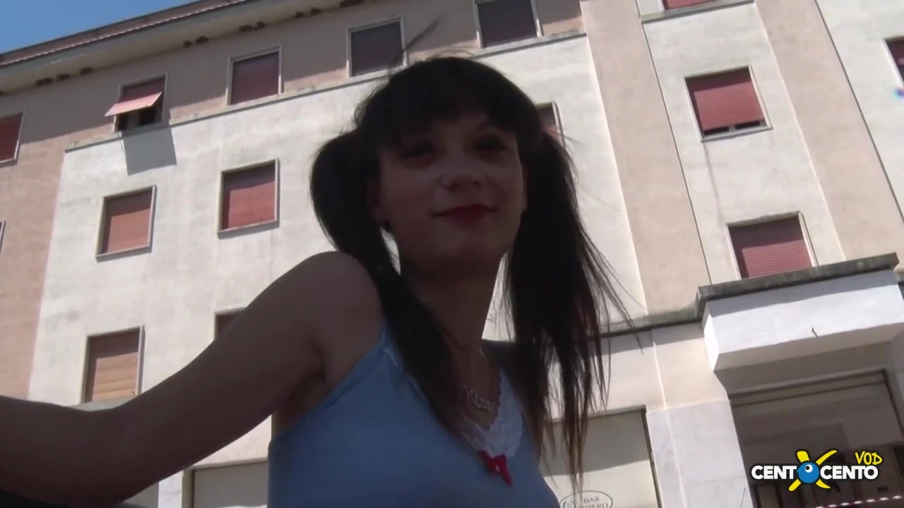 She doesn’t go to college today (full movie centoxcento)