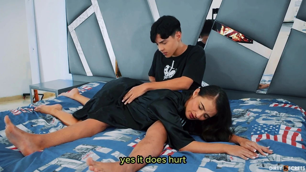 STEPSON GETS A GOOD BLOWJOB FROM STEPMOM IN HER BED