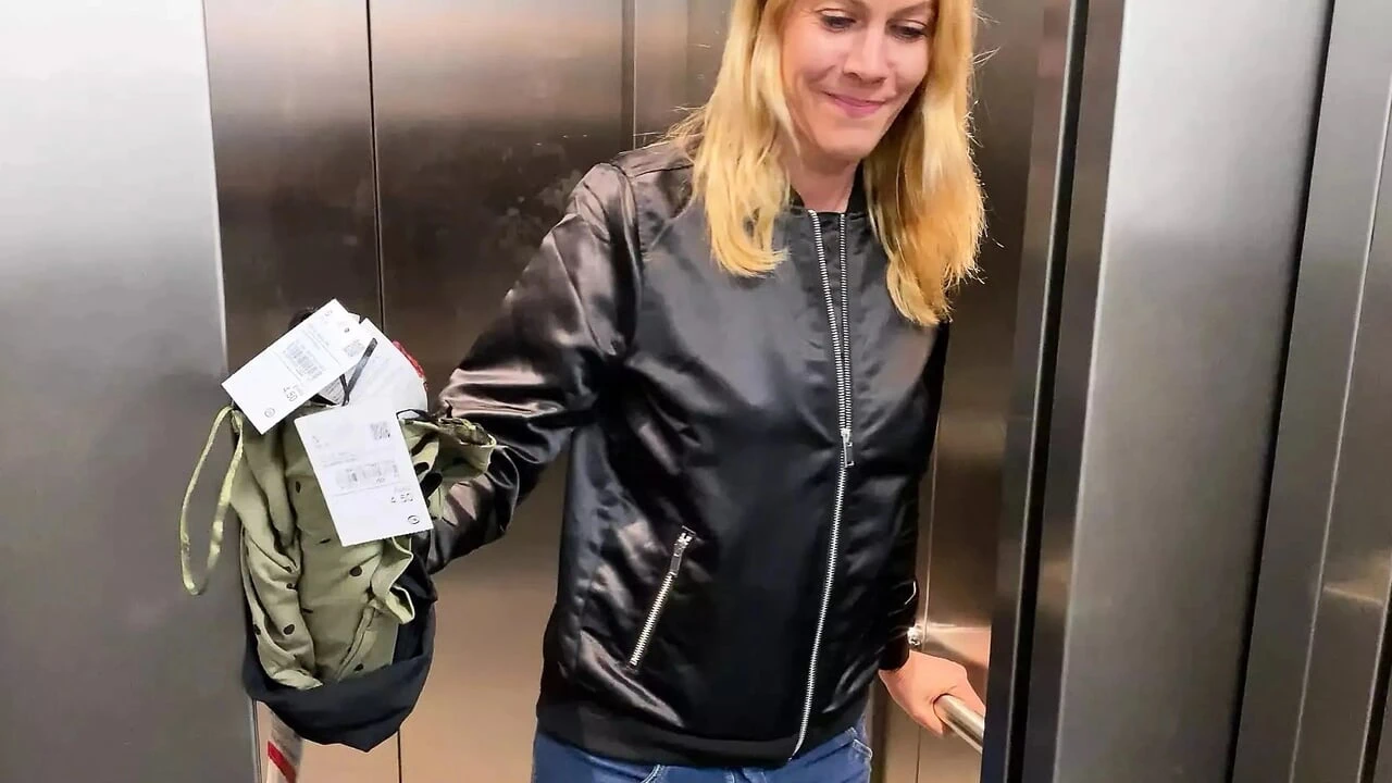 Cute Blonde Bitch Remote Controlled in Public !!