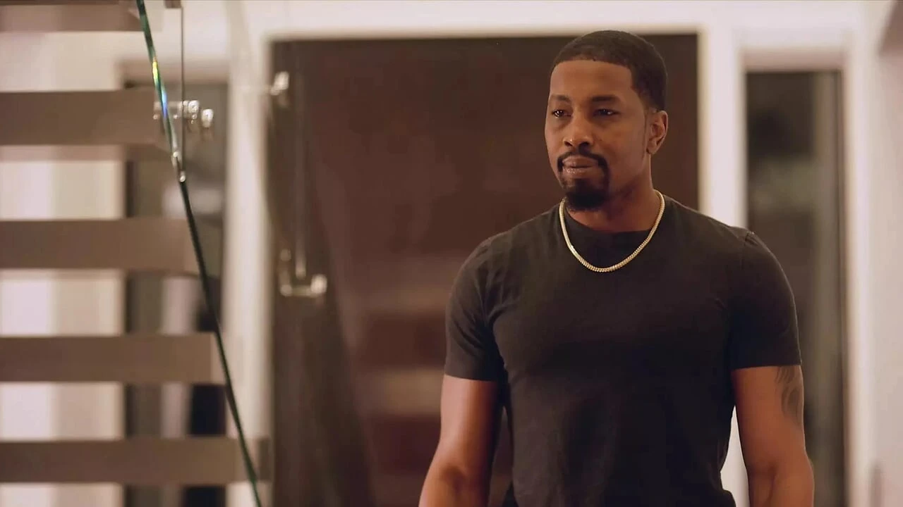 MILFY Anal-obsessed housewife Lauren has a taste for BBC